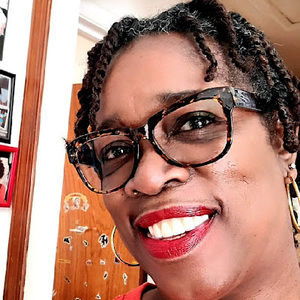 Meet your Posher, Renee